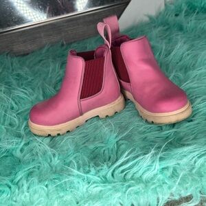 Oshkosh boots pink